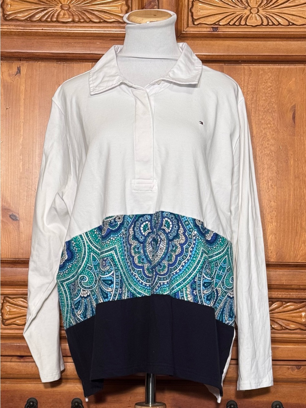 Tommy Hilfiger White Multi-Color Long Sleeve Pullover